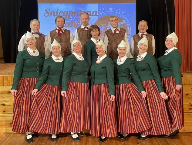 Deju kolektīvu sadancis "Sniegputeņa danči"